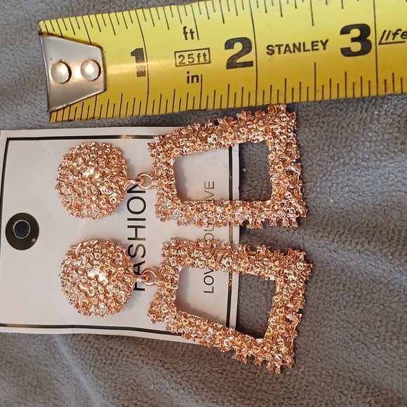 BRONZE! Trapazoid Drop Earrings! - Picture 2 of 5